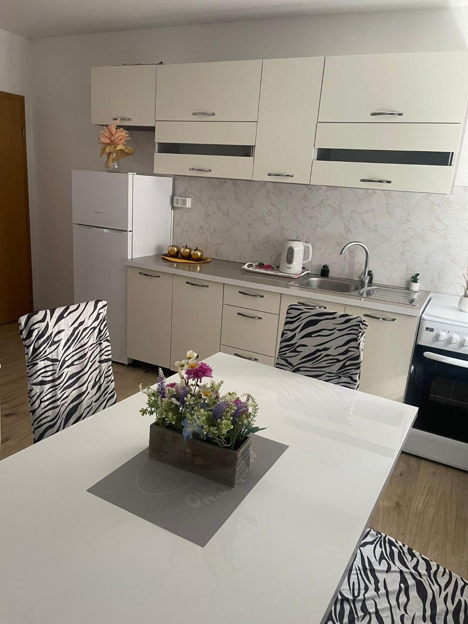 Apartmani Zuti Неум Екстер'єр фото